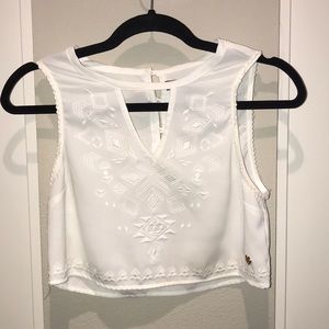 Kendall & Kylie Crop White Tank, Choker Neck